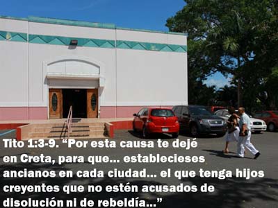 Imagen de la diapositiva 9 sobre el tema Constituyeron ancianos en cada iglesia, con la fotografía de una una congregación de la iglesia de Cristo en Bayamón, Puerto Rico y textos concisos.