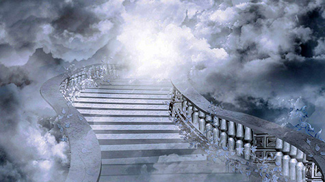 Esta escalera ancha y elegante que sube entre nubes celestiales ilustra el tema Enseñanzas de Jesucristo en Juan 14 sobre la Deidad y temas relacionados: En la casa de mi Padre muchas moradas hay.