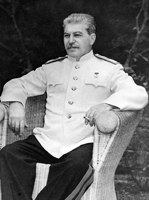 Iósiv Stalin (Joseph Stalin) fue el máximo dirigente d la Unión de Repúblicas Socialistas Soviéticas desde 1929 hasta 1953. Muchos millones fueron muertos a consecuencia de los engaños que Stalin tenía por verdades absolutas.