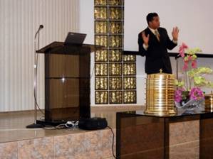 One of several preachers in the church of Christ, in Bayamon, Puerto Rico.
