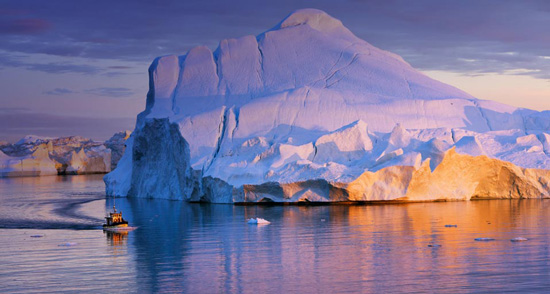 Bellísima fotografía de un gran tímpano de hielo en la Bahía Disko, Groenlandia, embellece el Índice H de temas bíblicos en editoriallapaz.org