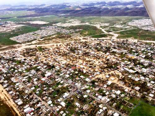 Inundada gran parte del pueblo de Toa Baja, Puerto Rico y áreas adyacentes por las lluvias torrenciales del huracán María.