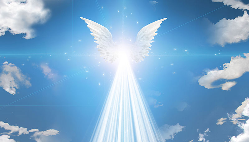 Rayos brillantes de luz blanca son proyectados hacia la humanidad por un ángel con grandes alas blancas, ilustración para el tema Espléndida luz de Apocalipsis, el capítulo uno. 