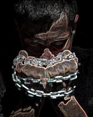 Pintura artística abstracta de un lobo que tiene las manos y los brazos atados con una gran cadena de eslabones gruesos, representación simbólica artística de Lucifer-Satanás atado en el abismo durante el Milenio.