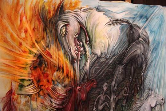 Pintura abstracta de un caballo con cola como cola de serpiente y de cuya boca sale fuego y humo para el tema Doscientos millones de jinetes.