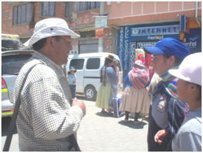 Evangelismo en las calles de una ciudad.