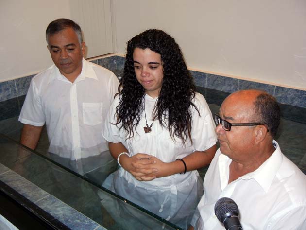Baptism in the church ofr Christ, Bayamon, Puerto Rico, in 2015.