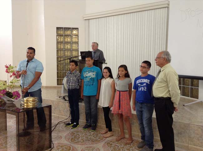 Five young people baptized June 14 are presented to the church of Christ in Bayamon, Puerto Rico.