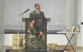 Jorge Ginés López, one of several preachers in the Bayamon, Puerto Rico church of Christ, presentos one of his object lessons.