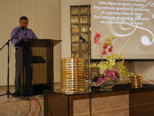 Bro. Rafael Torres directs the singing for the chruch of Christ in Bayamon, Puerto Rico.