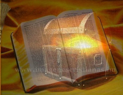 La Biblia superpuesta sobre la imagen de un baúl lleno de tesoros ilustra el mensaje en audio Un gran tesoro, por Luis Sardina, de la Iglesia de Cristo, Bayamón, Puerto Rico.
